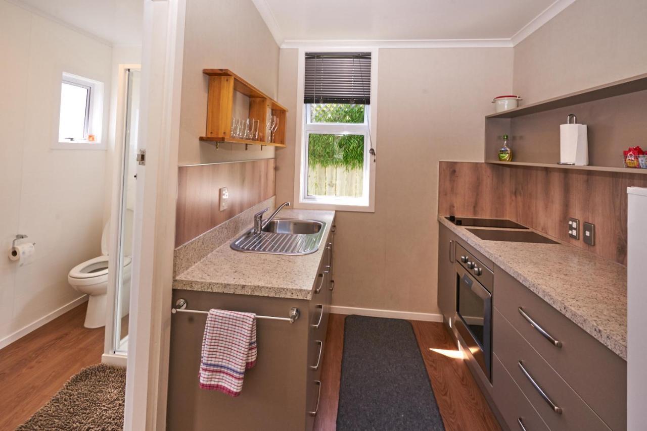 Accommodation Fiordland The Bach - One Bedroom Cottage At 226B Milford Road Te Anau Exterior photo